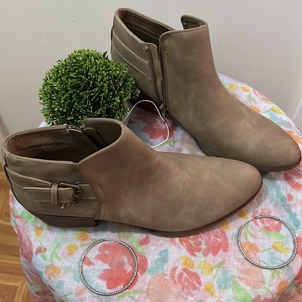 New Esprit Women Boots - Picture 2 of 5